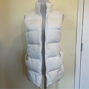 Gap white down puffer vest with belt